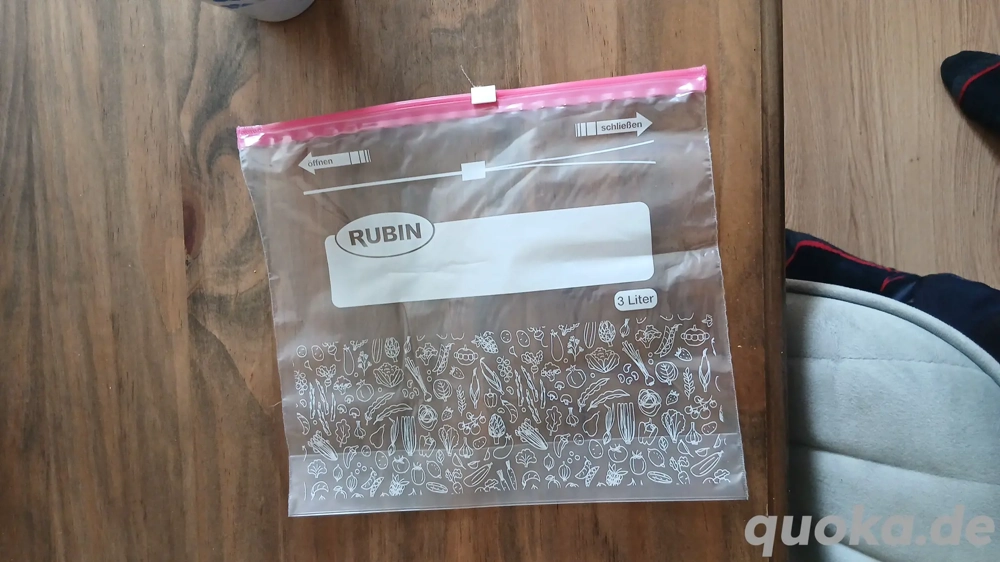 Folie und Plastiktüte  Folie und Plastiktüte