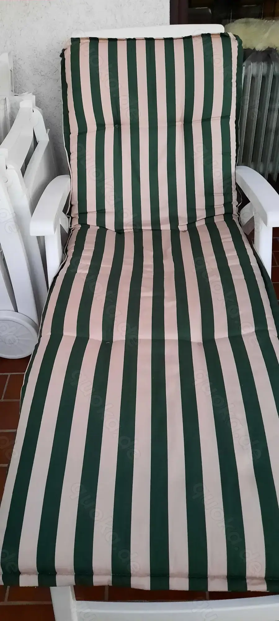 Sommerschlussverkauf: 2 Hochwertige Kunststoffliegen inkl. Zubehör Sommerschlussverkauf: 2 Hochwertige Kunststoffliegen inkl. Zubehör