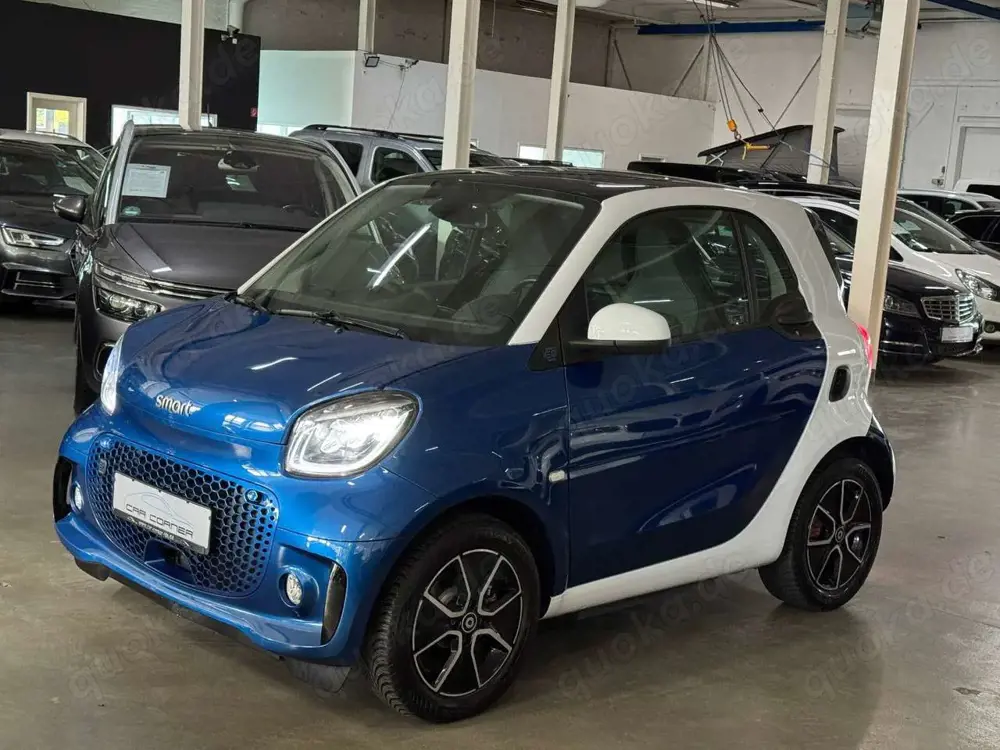 smart forTwo EQ EXCLUSIVE PANO LED KAMERA NAVI 22 KW