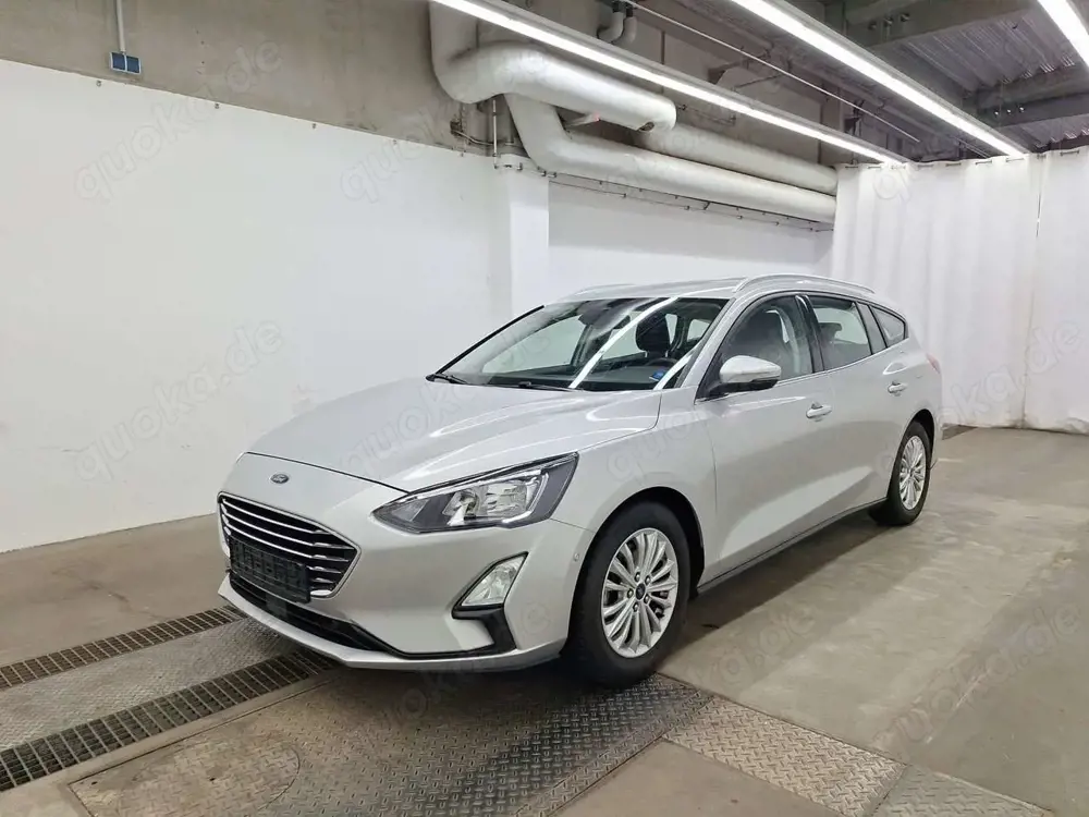 Ford Focus Titanium LED Navi AppLink SHZ GRA PDC