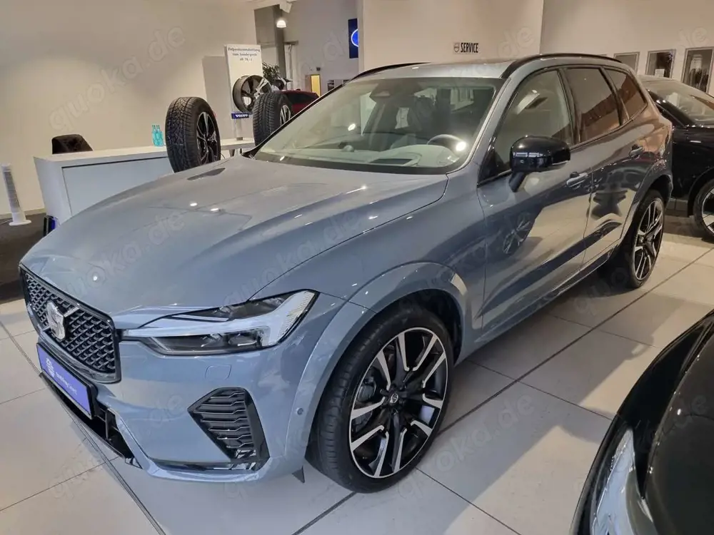 Volvo XC60 Ultimate Dark AWD Pano BW Luft Standh AHK 360°