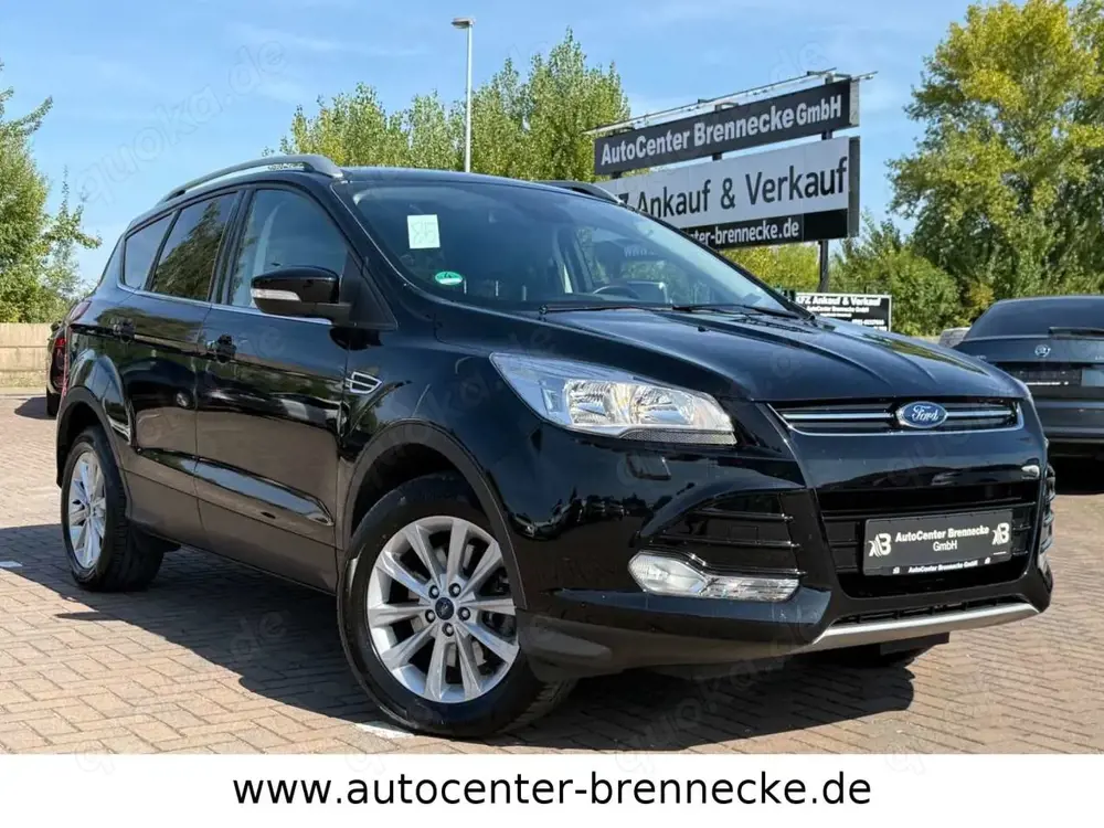 Ford Kuga Titanium *Panoramadach*8-fach bereift*