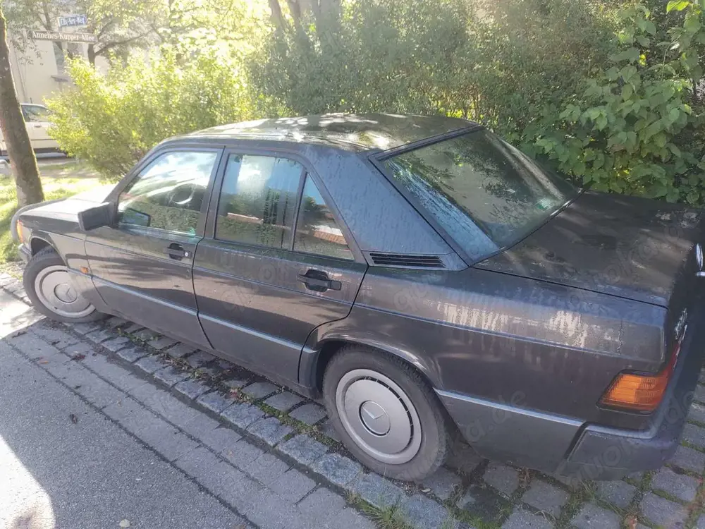 Mercedes-Benz 190 190 E 1.8 mit wenigen km rostfrei aus San Marino