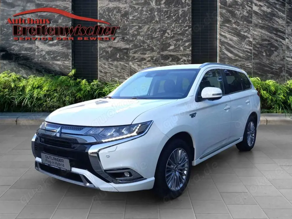 Mitsubishi Outlander PHEV PLUS mit  Fahrassistenz-Pak.