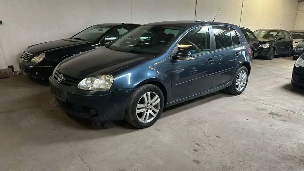 Volkswagen Golf 1.6 FSI Tour
