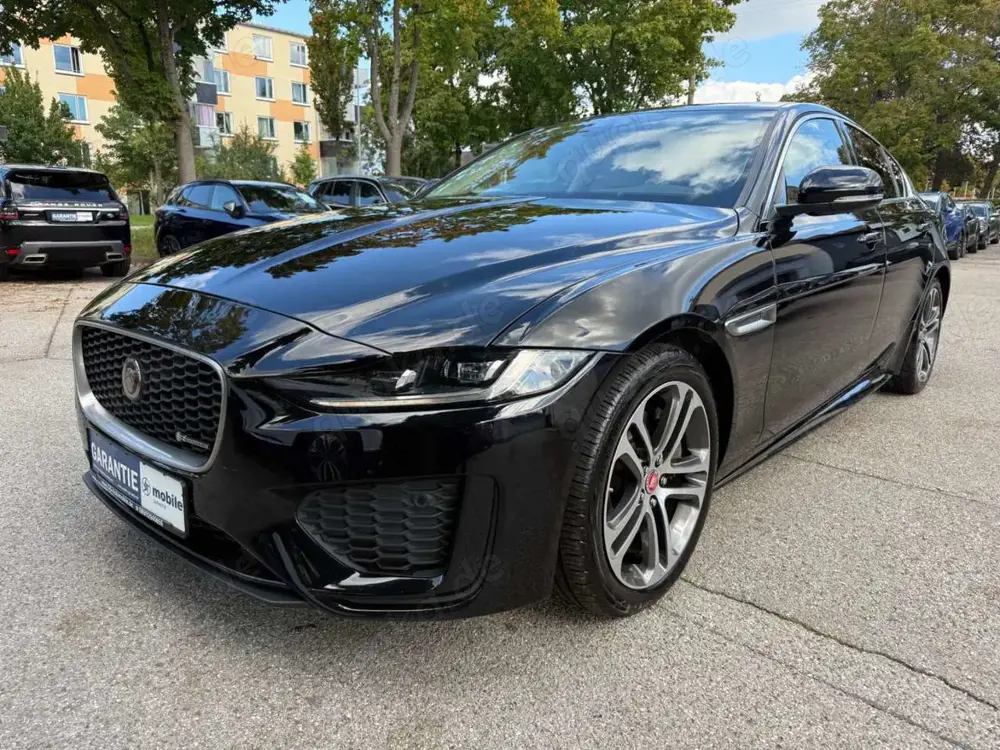 Jaguar XE