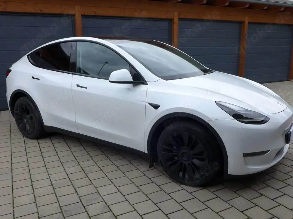 Tesla Model Y Long Range Dual Motor AWD Premium Interior