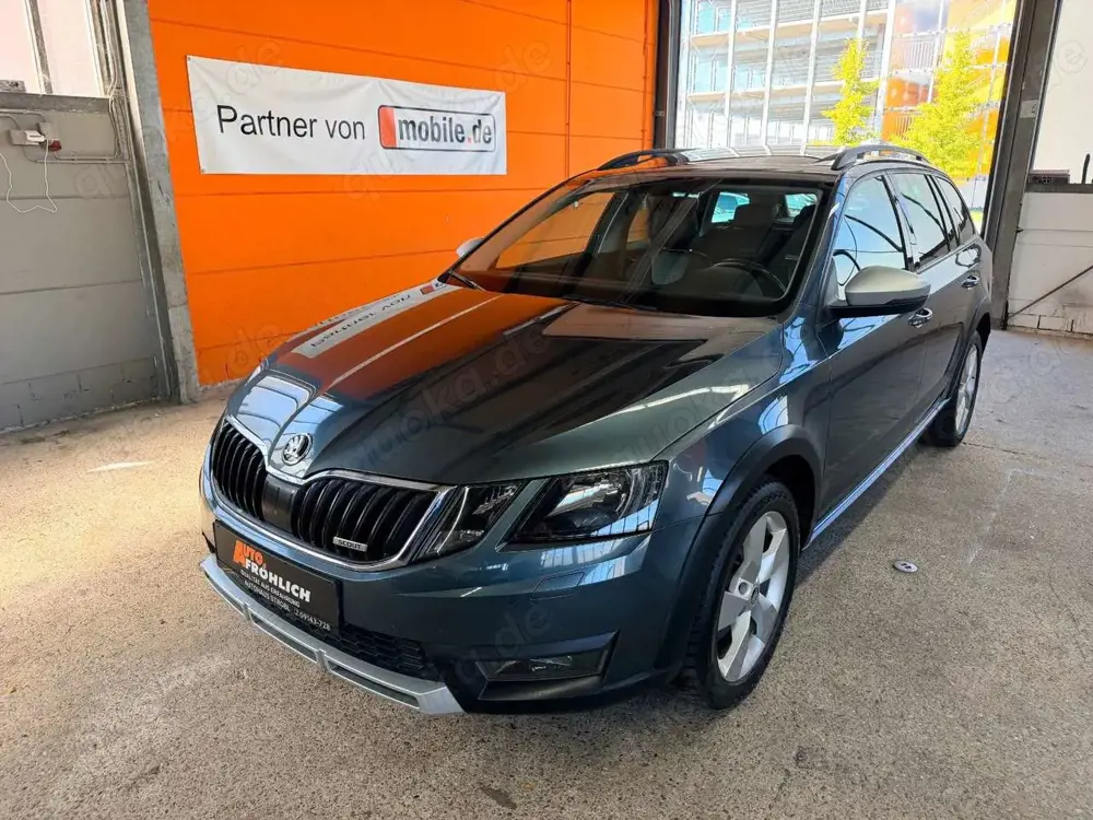 Skoda Octavia Combi Scout 4x4 DSG Pano Leder/Alcantara