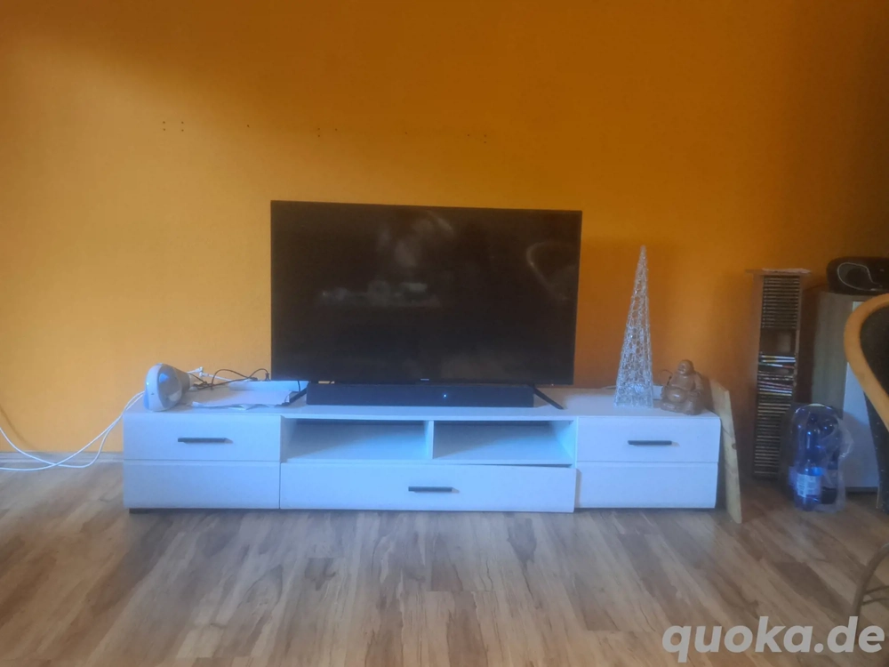 Flachbildfernseher 