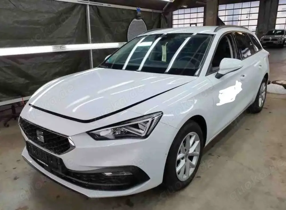 SEAT Leon Sportstourer 2.0 TDI DSG Style Navi LED