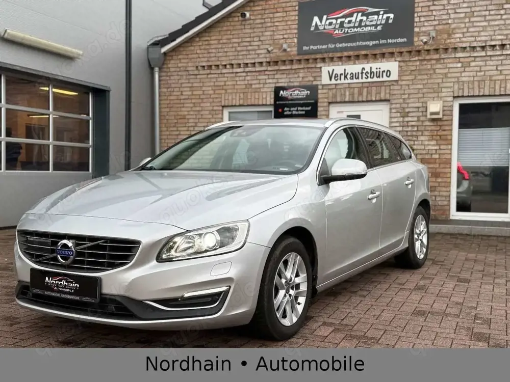Volvo V60 Kombi Summum*ACC*SHZ*LED*NAVI*LEDER*Memory)