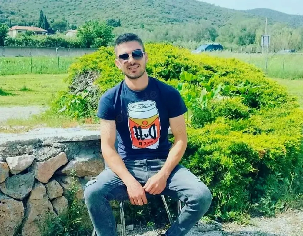 Junger nette Mann sucht reife Frau !!