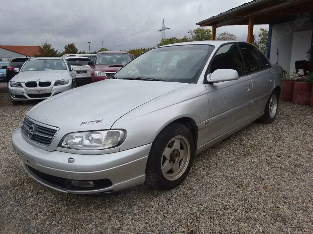 Opel Omega 2.2 16V Elegance Automatik