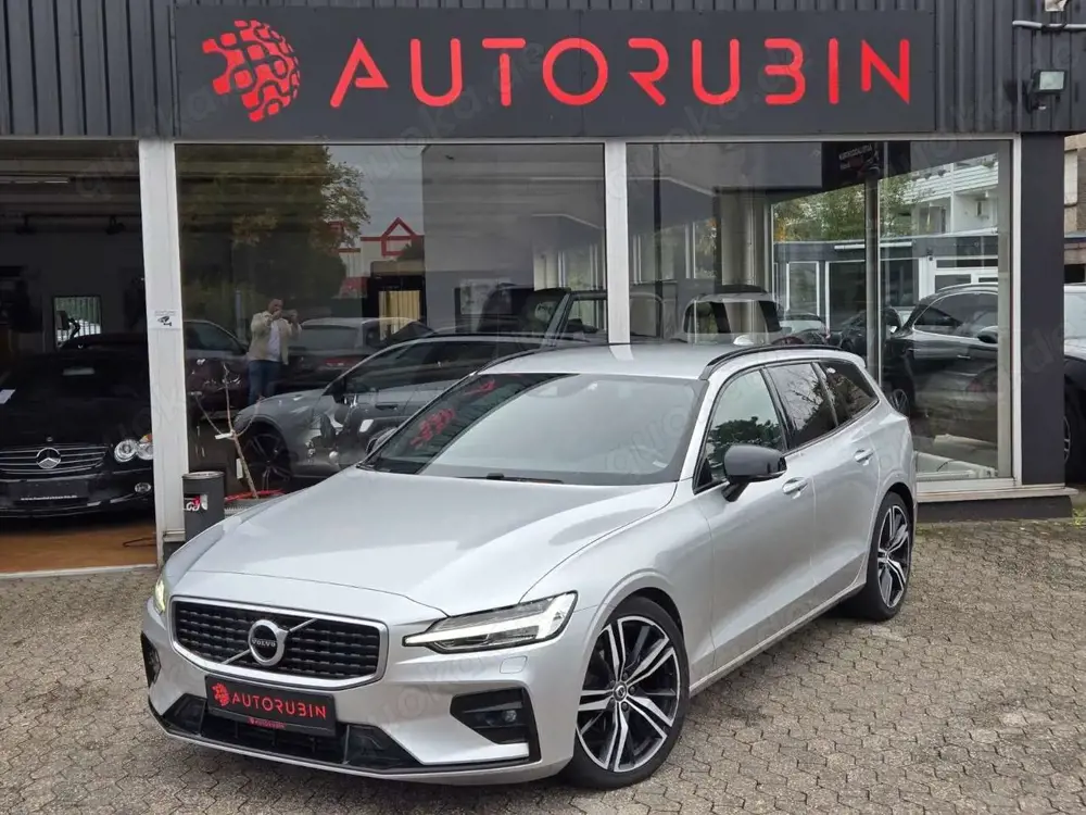 Volvo V60 R Design ABSTAND/TOT/DAB/HK/LED