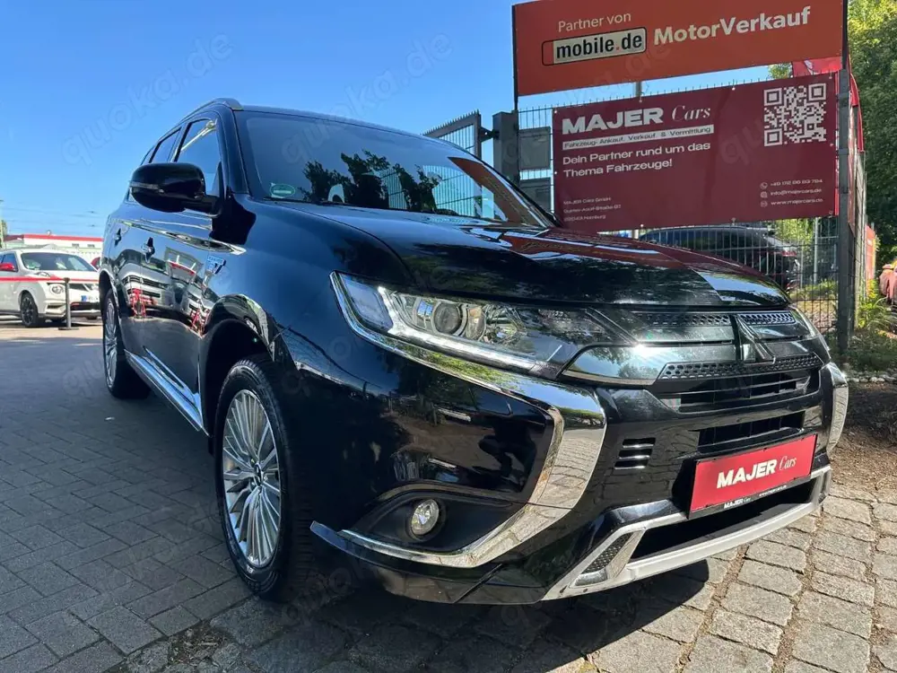 Mitsubishi Outlander PHEV4WD*LED*TEMPO*CAM*PDC*SHZ