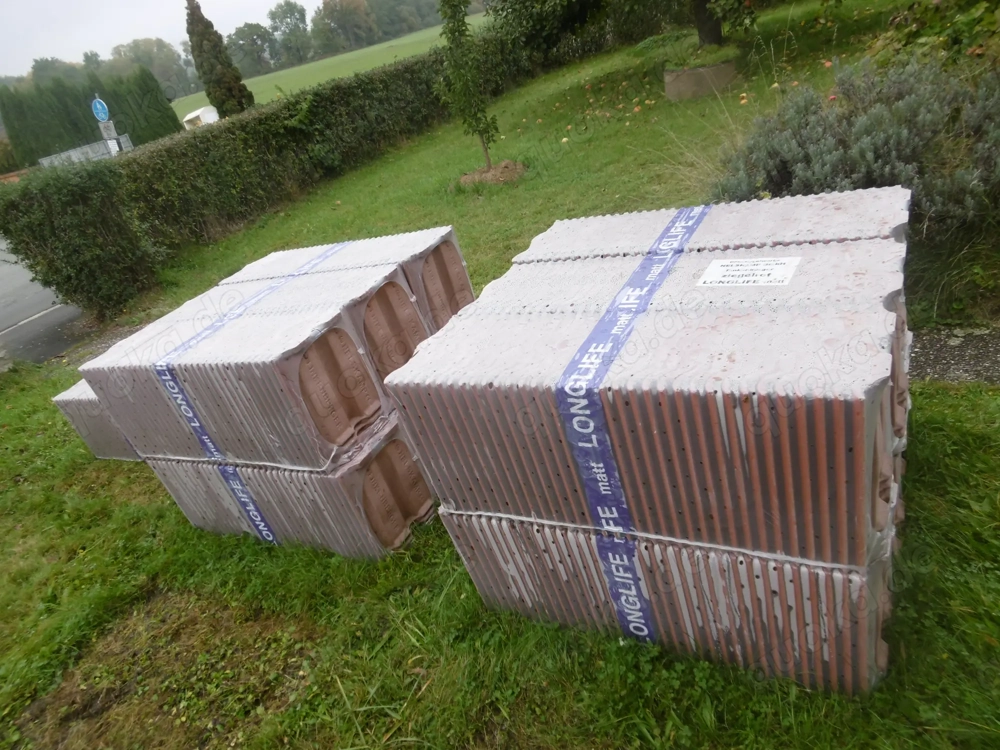 Betondachsteine ziegelrot NEU 41 qm,           370 Euro oder VB, Selbstabholung