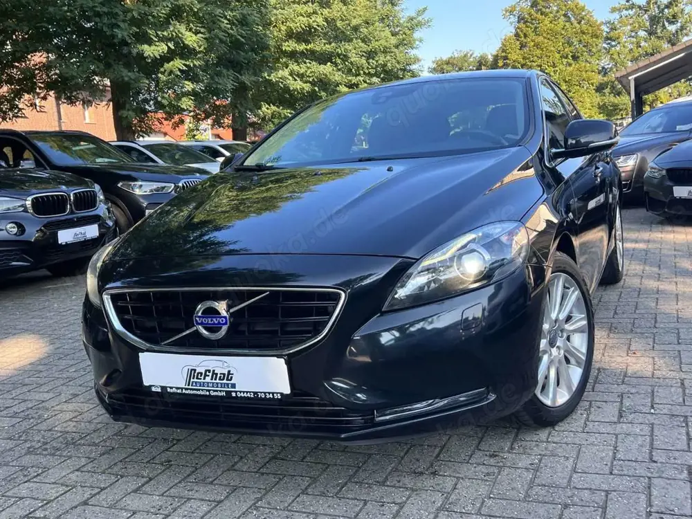 Volvo V40 Summum*LEDER*LED*DIGITAL*KEYLESS*130KW*