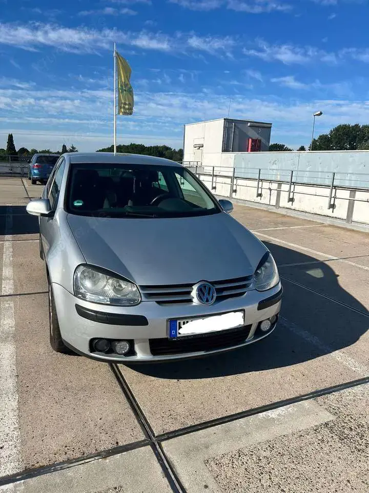 Volkswagen Golf 1.6 FSI Automatik Sportline