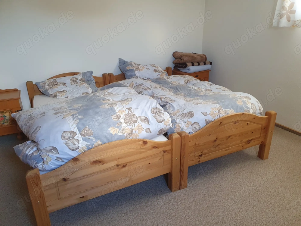 Einzelbett(en) je 100x200 cm Massivholz