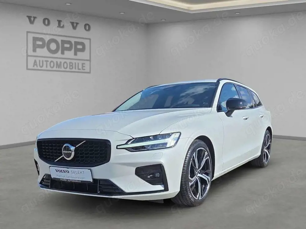 Volvo V60 B4 FWD Plus Dark 19"  360° ACC HK LED 4xSHZ