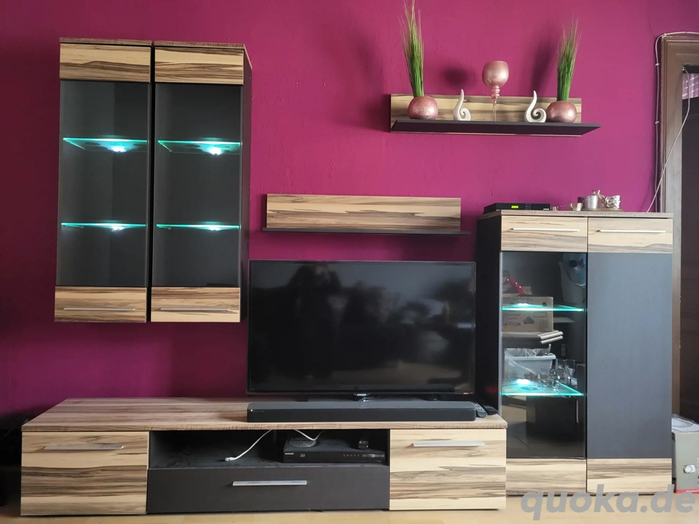 Wohnwand beleuchtet  Wohnwand beleuchtet