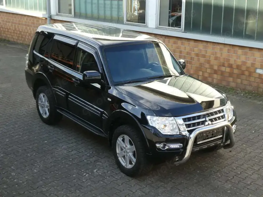 Mitsubishi Pajero Pajero Diesel  5-Türer 3.2 DI-D Automatik