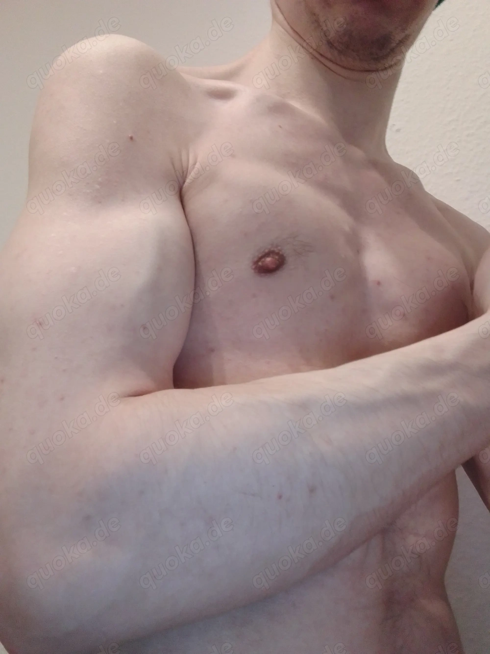 Frauen, die achtsame Sinnlichkeit suchen 