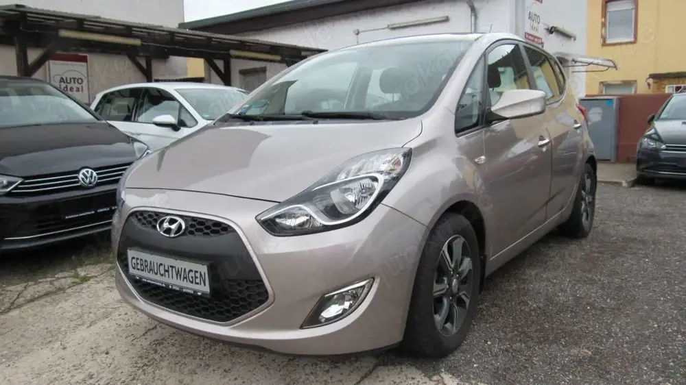 Hyundai iX20 1.6 Space Plus-Paket Automatik*PDC-SHZ-NAVI