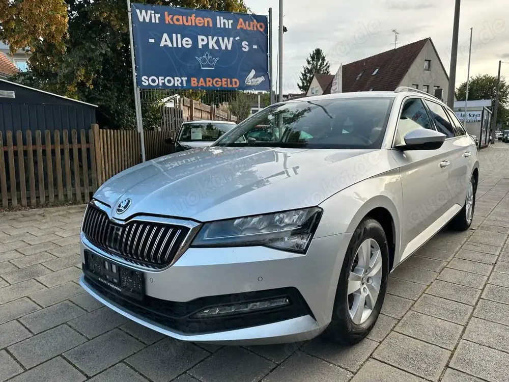 Skoda Superb Combi Ambition 1HAND/8FACH/NAVI