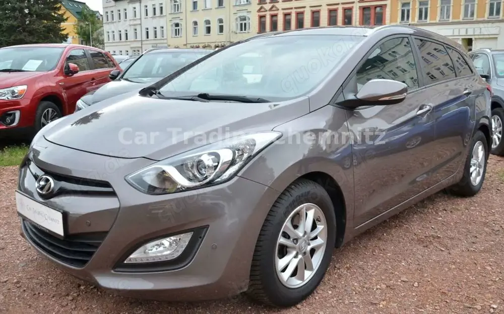 Hyundai i30 cw 1.6 Automatik Klimaautomatik Sitzheizung