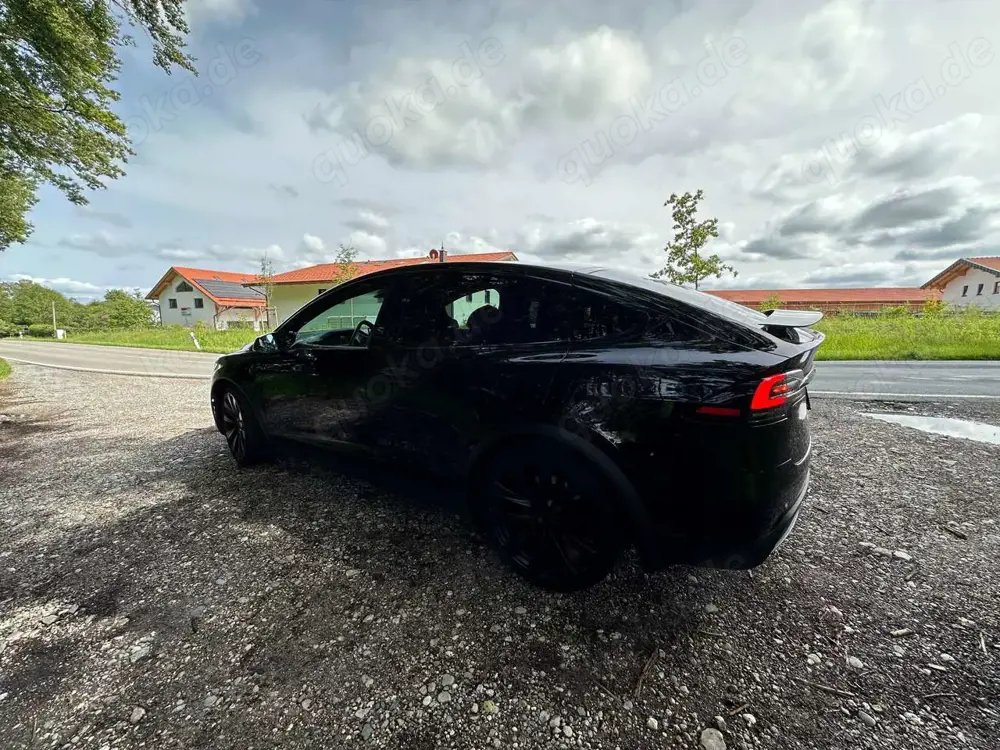 Tesla Model X Plaid / NETTO 67000 Euro
