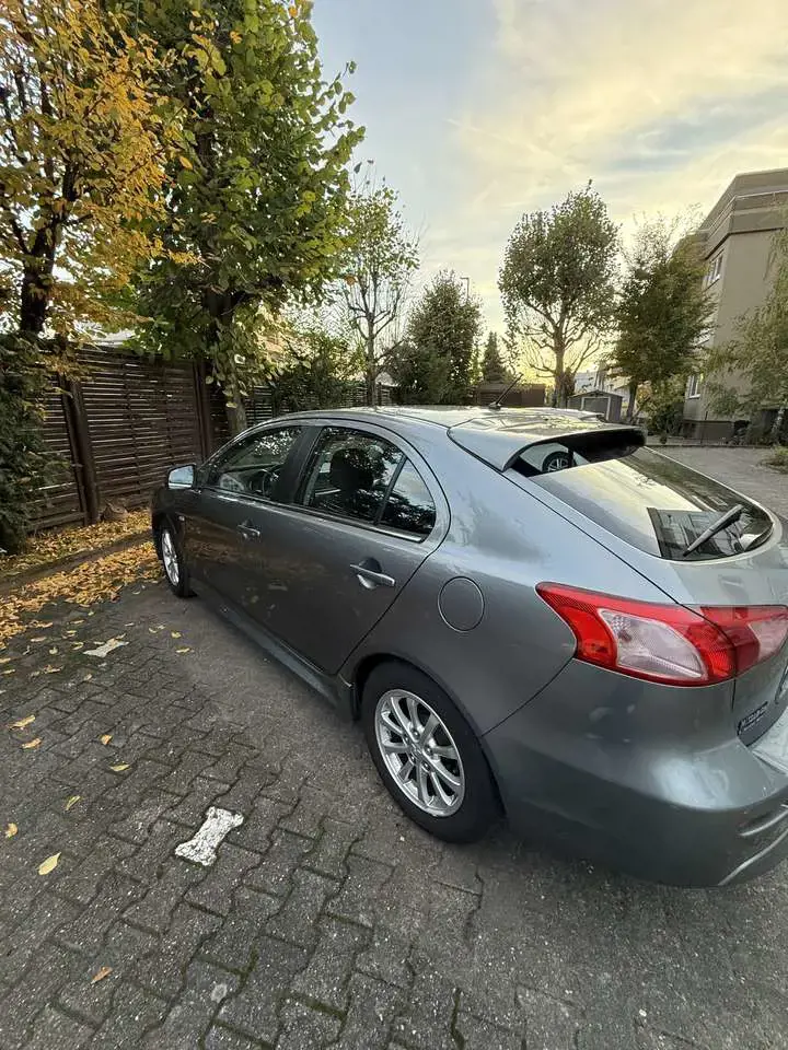 Mitsubishi Lancer 1.6 ClearTec Inform