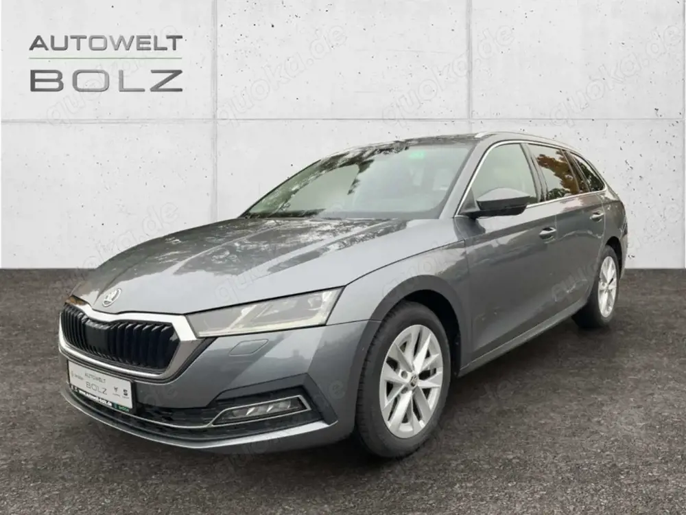 Skoda Octavia Combi Style 2.0 TDI HUD Navi Kamera DigiCock Klima