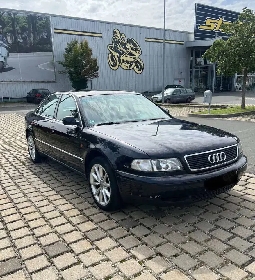 Audi A8 3.7 quattro