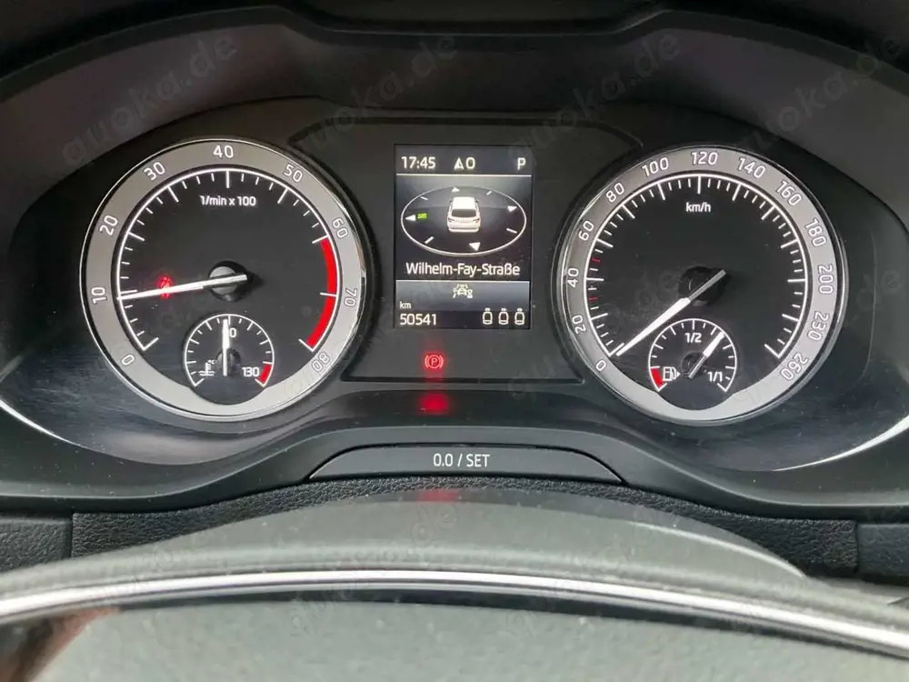 Skoda Karoq 1.5 TSI DSG ambition ( UNFALLFREI )