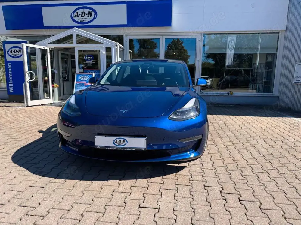 Tesla Model 3 Long Range Dual AWD Wärmepumpe+Autopolit