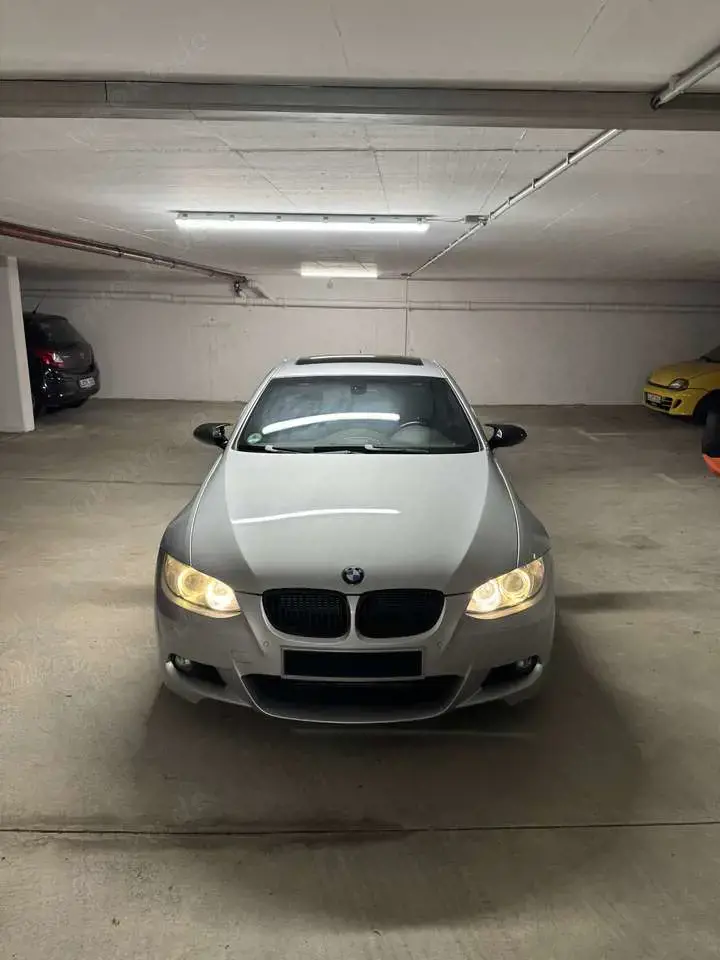 BMW 335 335i Coupe Aut. (Scheckheft, TÜV NEU)
