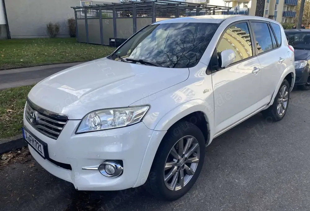 Toyota RAV 4 2.2 D 4WD *NAVI*CAM180*