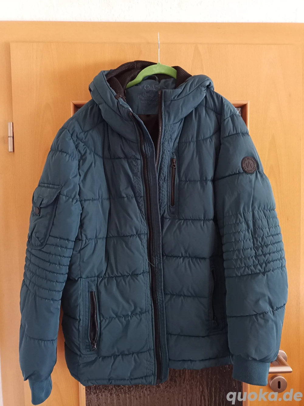 Jacke mit Kapuze  Jacke mit Kapuze