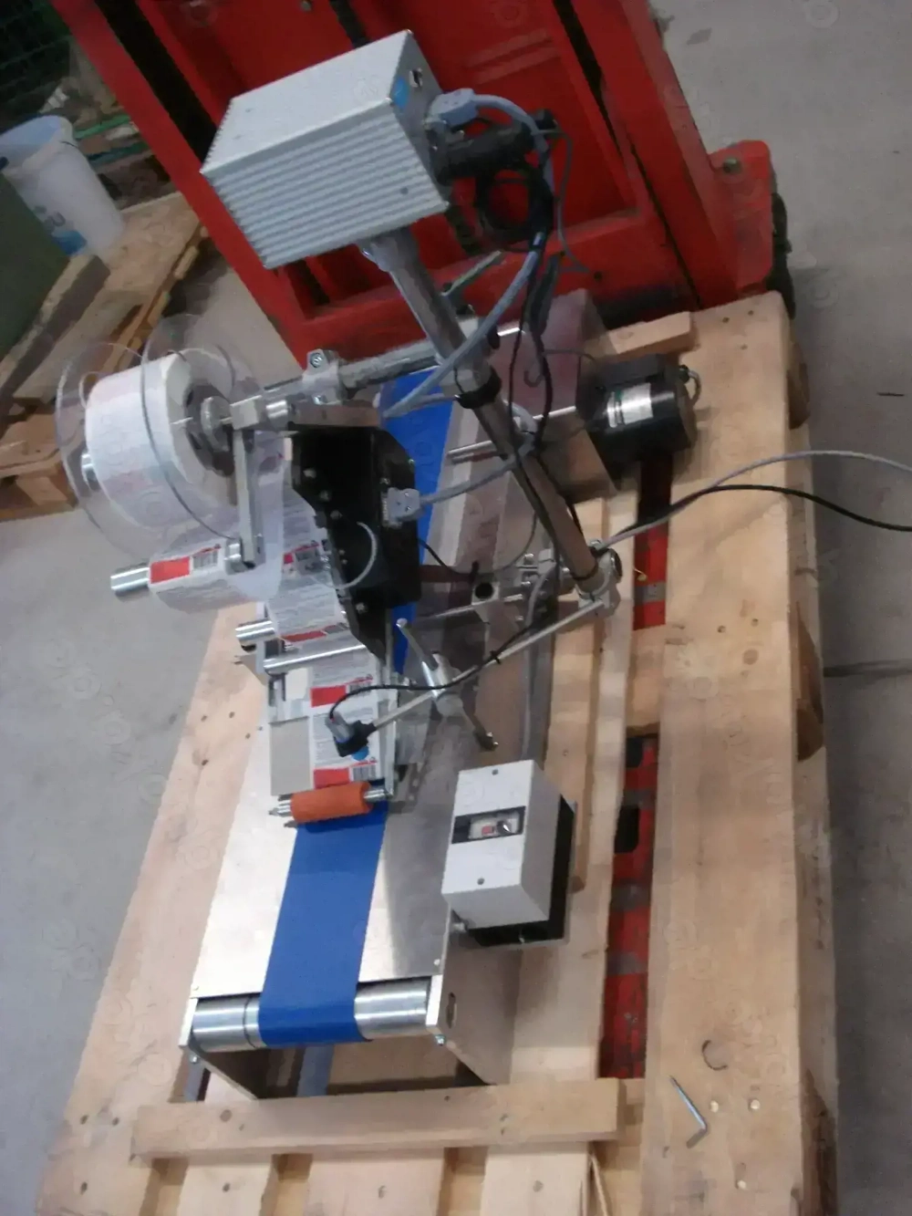 Flachbeutel Neu Etikettiermaschine mit Tischband für leere Einpack Beutel. 