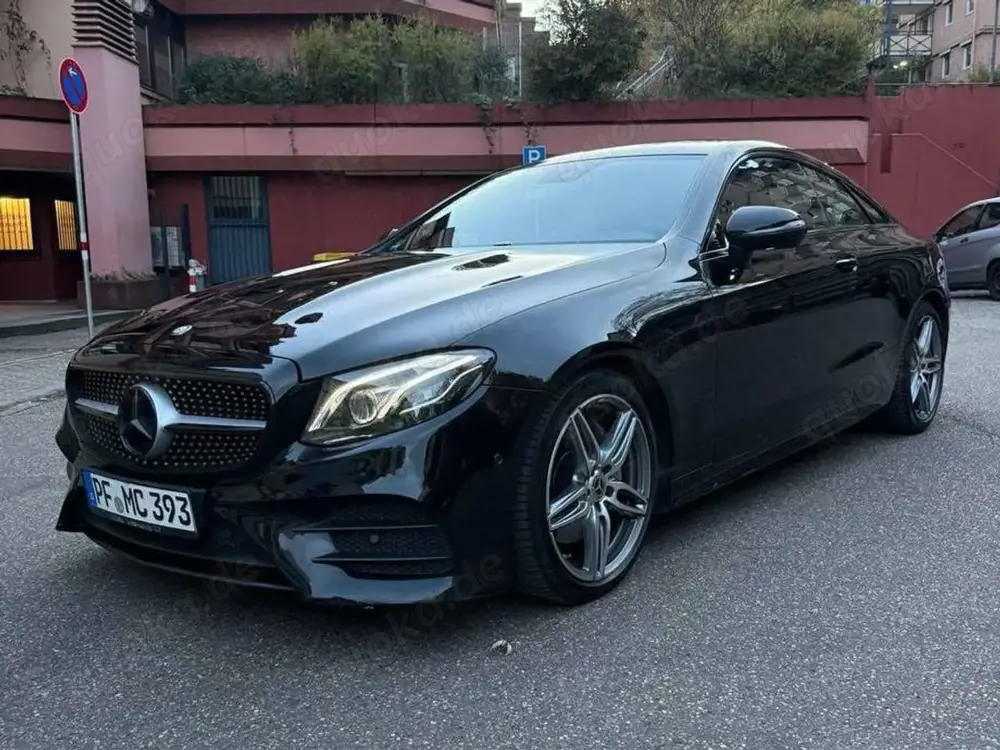Mercedes-Benz E 200 E 200 4Matic Coupe 9G-TRONIC AMG Line