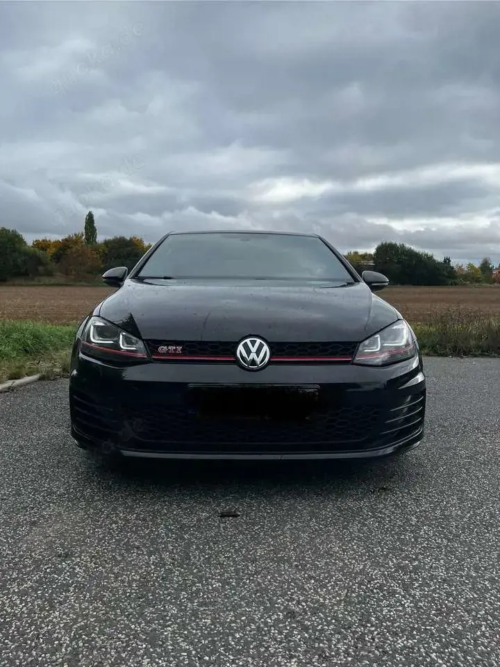 Volkswagen Golf GTI 7 Perf. 8-fach bereift, Inspektion Neu