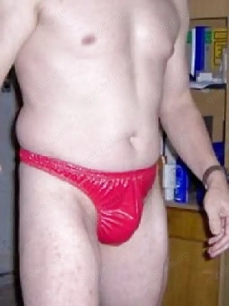 Zwei-Loch-Stute sucht Dom Herren ( Hautfarbe und Konfession egal) für regelmäßig