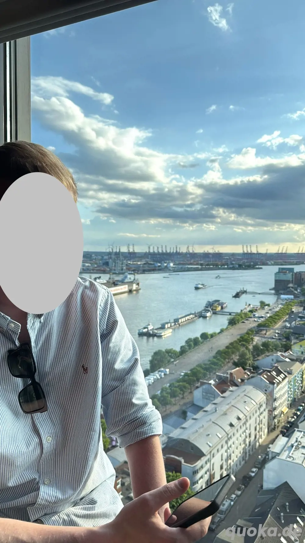 Attraktiver, junger Mann 