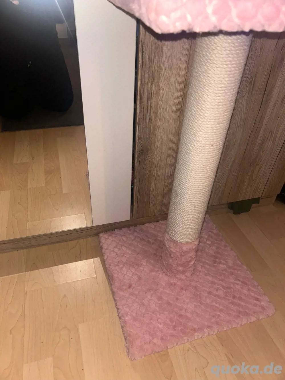 Kleiner Kratzbaum in Rosa  Kleiner Kratzbaum in Rosa