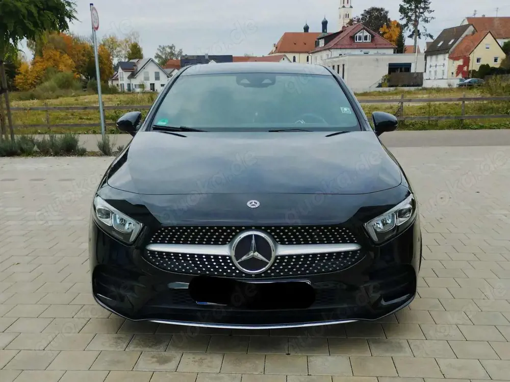 Mercedes-Benz A 180 A 180 7G-DCT AMG Line