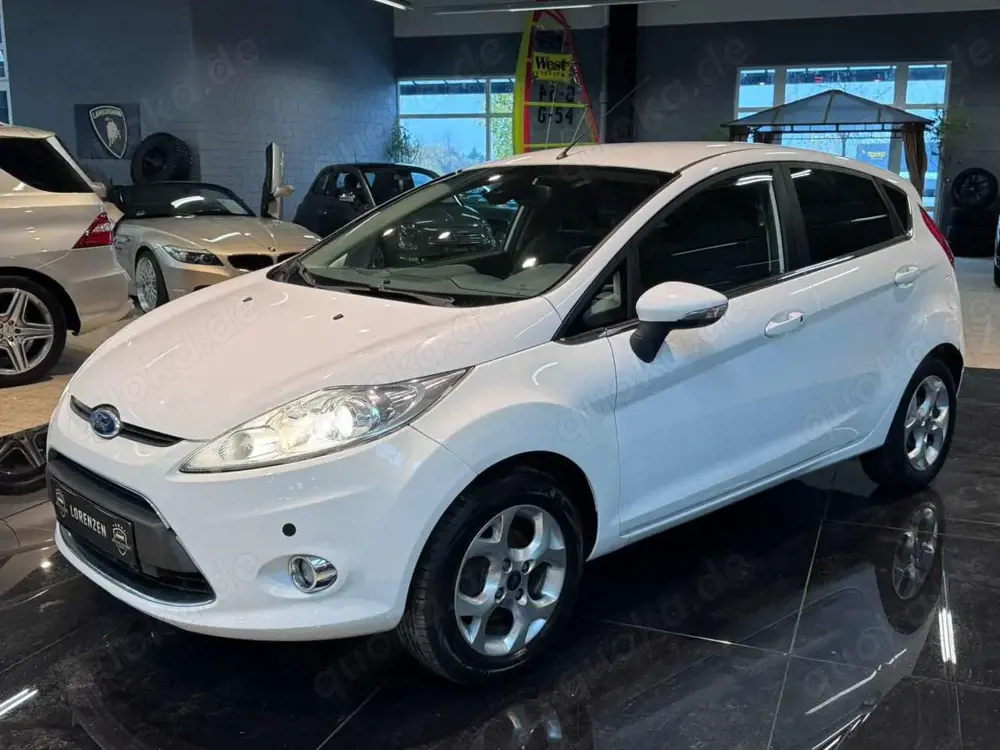 Ford Fiesta TitaniumAudio BT/USB PDC Sihzg Klima IPS