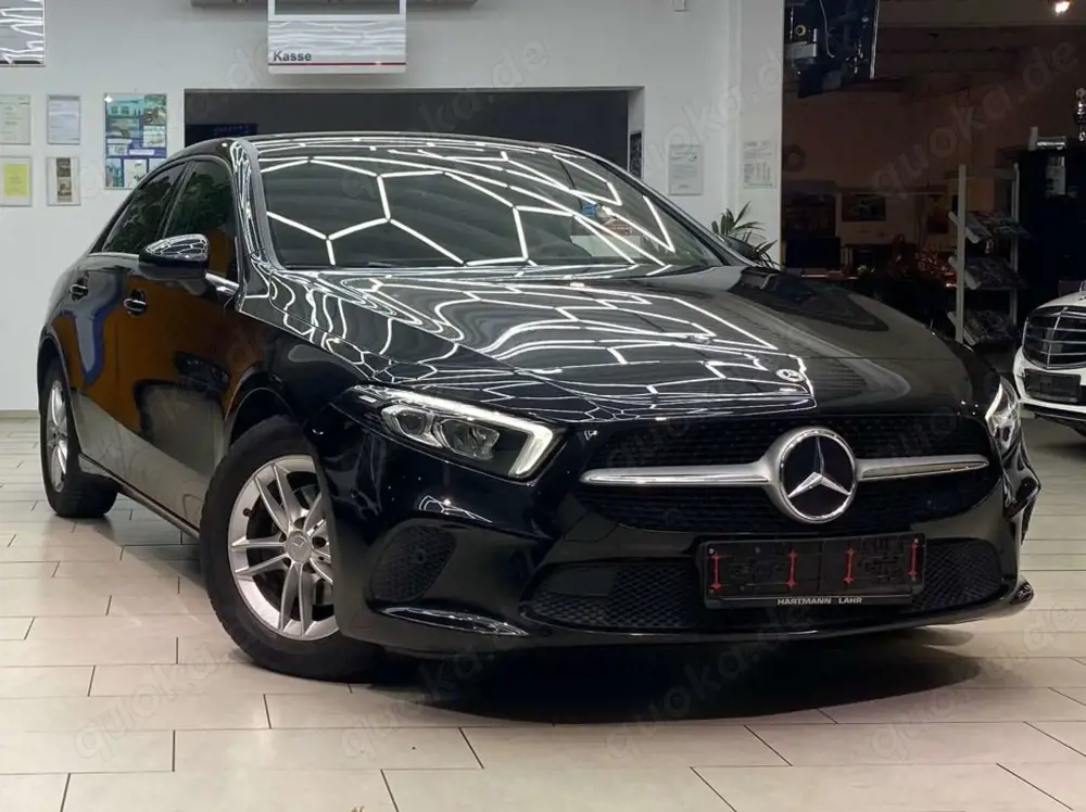 Mercedes-Benz A 180 d Limousine Automatik Navi Teilleder Tempo SHZ PDC