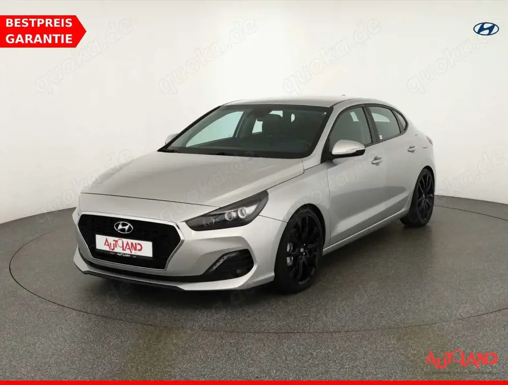Hyundai i30 Fastback 1.4 T-GDI Aut. LED Navi Kamera AHK Hyundai i30 Fastback 1.4 T-GDI Aut. LED Navi Kamera AHK