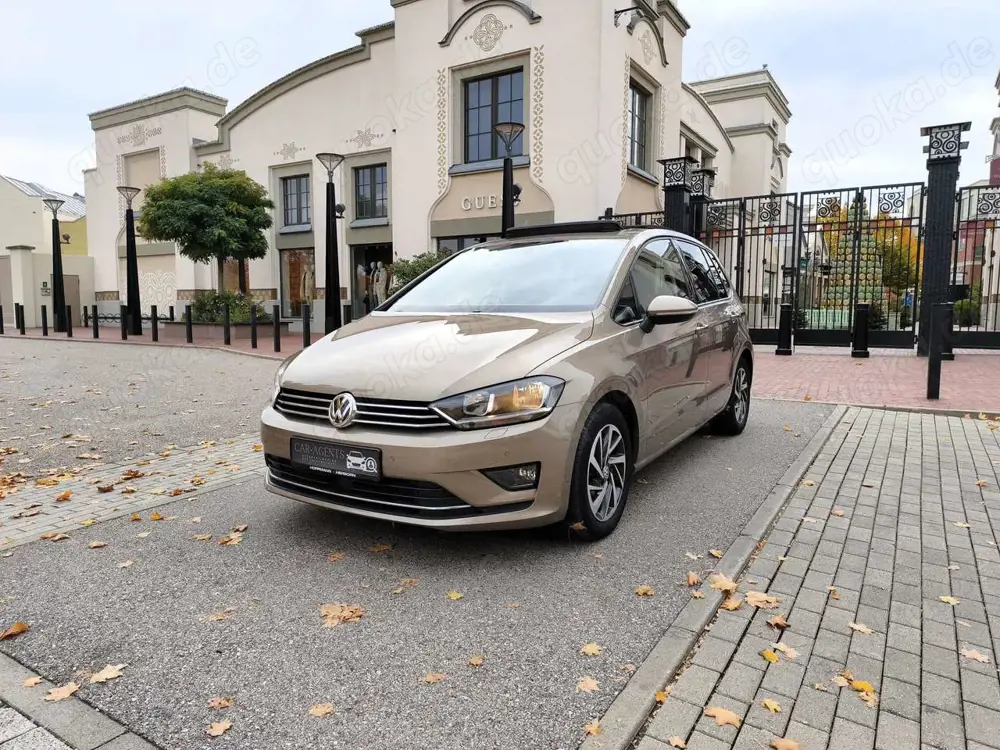 Volkswagen Golf Sportsvan SOUND / ACC / PANO / AHK / 8-Fach